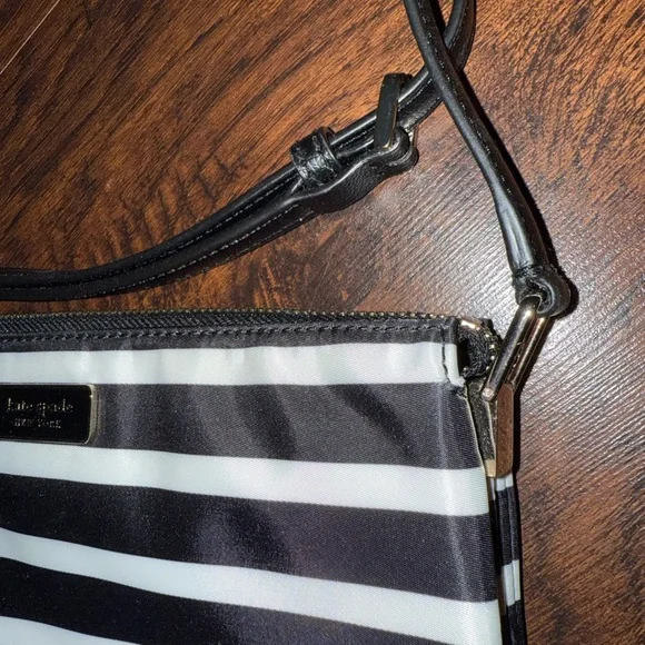 NWT Kate Spade New York Black White Dawn Sailing Stripe Triple Gusset Crossbody